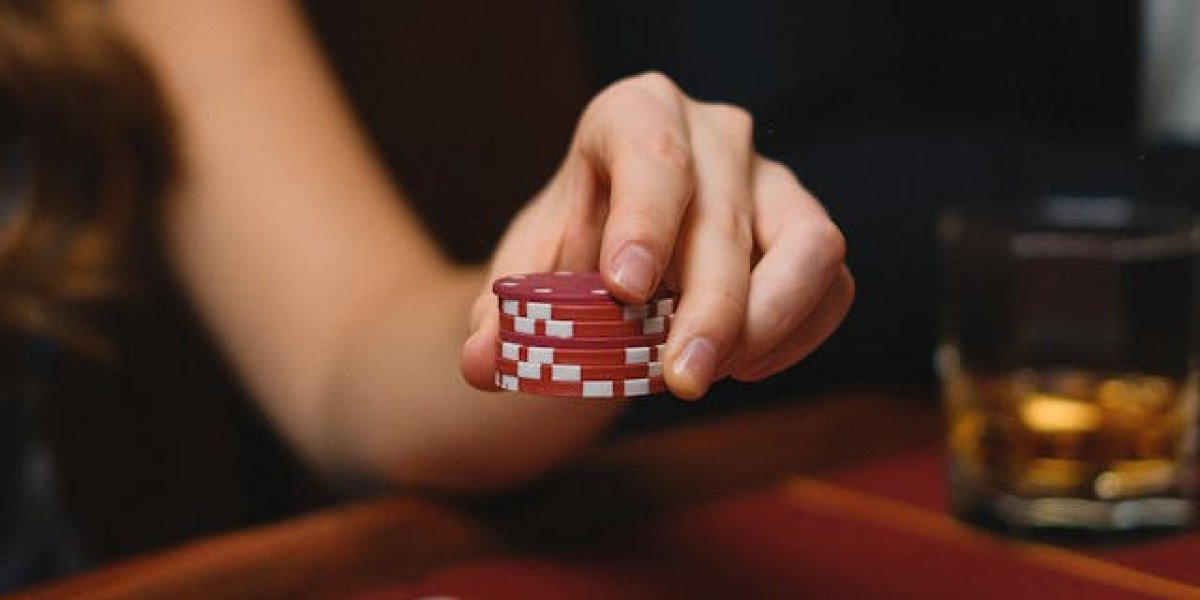 The Transformation of Loyalty Programs in Online Casinos: How Innovative Rewards and Player Retention Strategies Will Sh